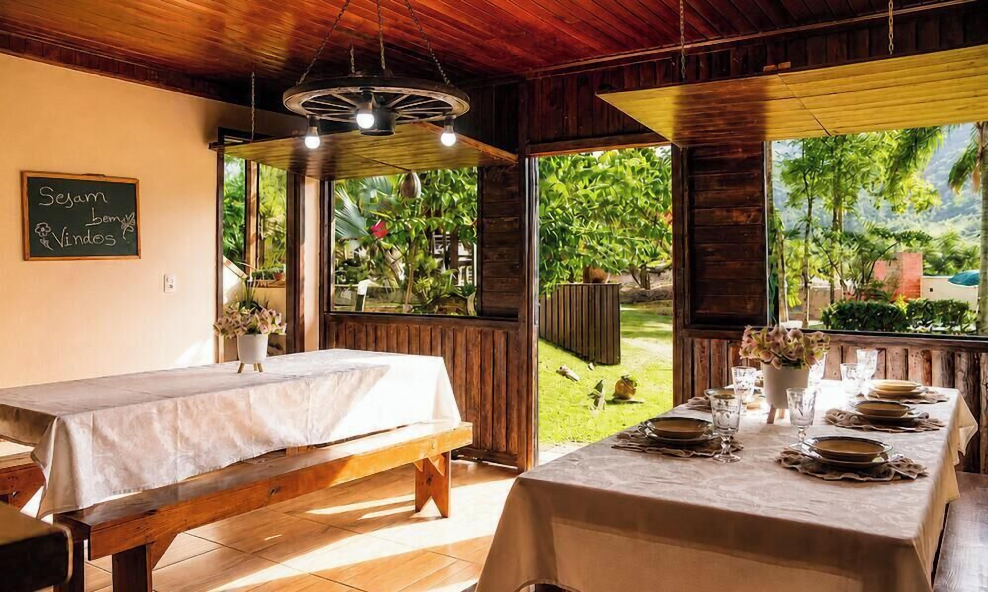Premium Cottage | Dining room