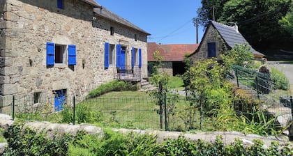 Casa de vacaciones privada con piscina privada, WIFI, TV, terraza, mascotas permitida, aparcamiento