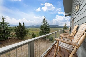 Terrace/patio - Hidden River Ranch private hot tub (Tabernash)