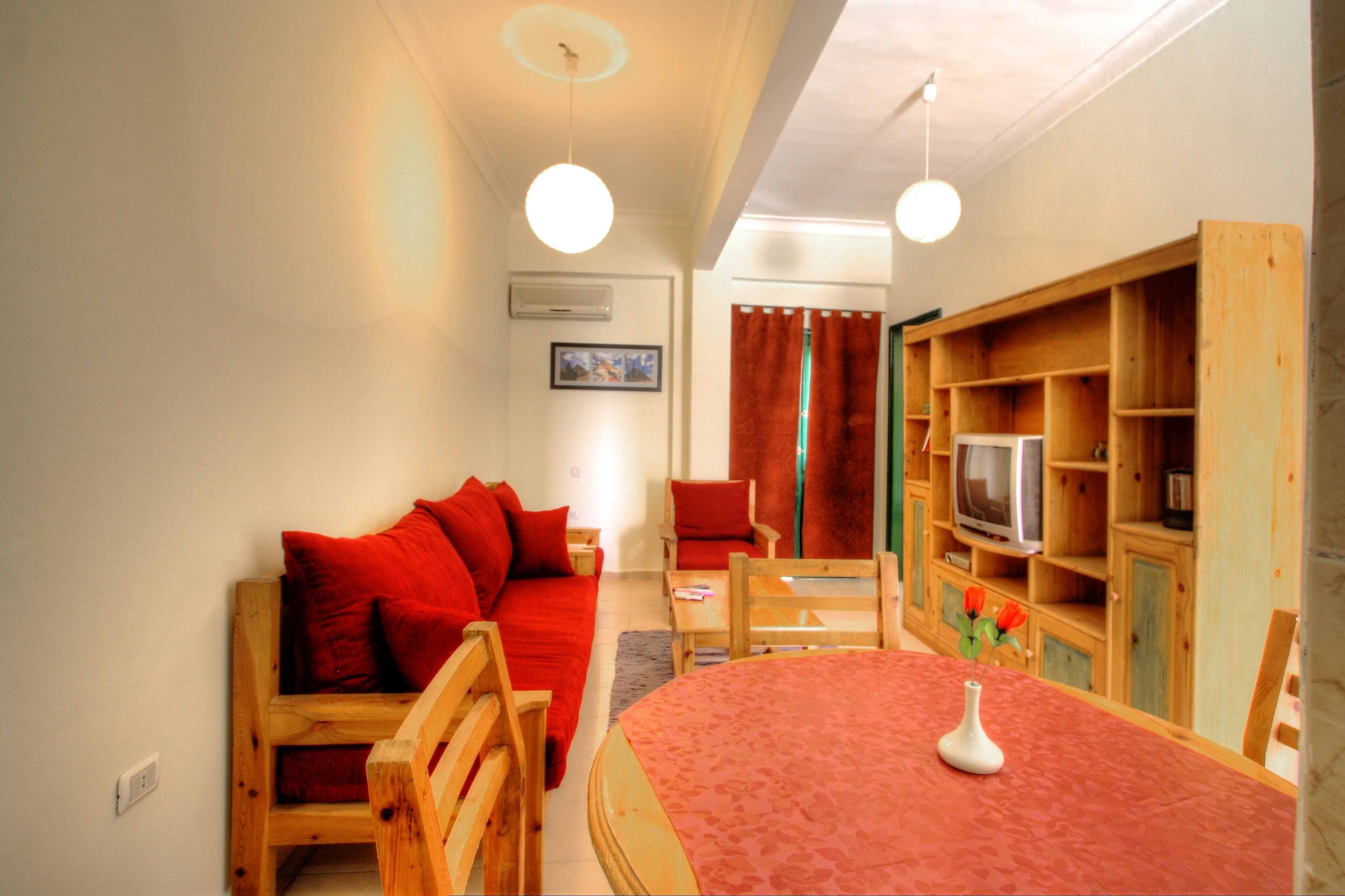 Apartemen Ekonomi, 1 kamar tidur (2 Guest) | Area keluarga | Televisi layar datar 100-cm dengan saluran TV satelit dan TV