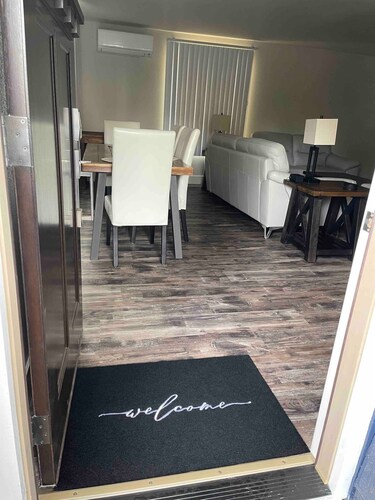  NEAR UO, NEW RENO, SLPS 8, PET STAYS FREE, DECK/GRILL, FENCED YARD, VERY CLEAN
