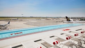 Outdoor pool - TWA Hotel at JFK Airport (Jamaica)