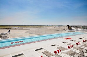 Outdoor pool - TWA Hotel at JFK Airport (Jamaica)