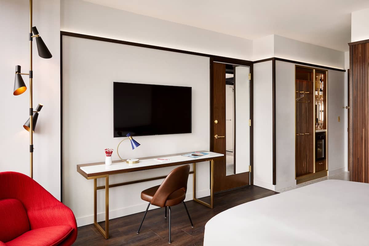 1 bedroom, premium bedding, down comforters, in-room safe