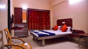 Premium bedding, WiFi (free) - Hotel Majestic (Kolhapur)