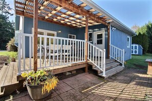 Terrace/patio - Whole Home - ModernAmenities✔ ConvenientLocation⭐ CountrySetting❤ (Battle Ground)