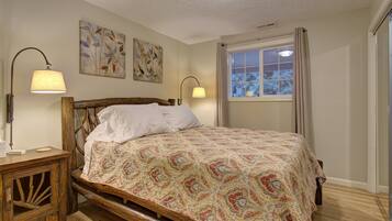 2 bedrooms, desk, iron/ironing board, travel crib