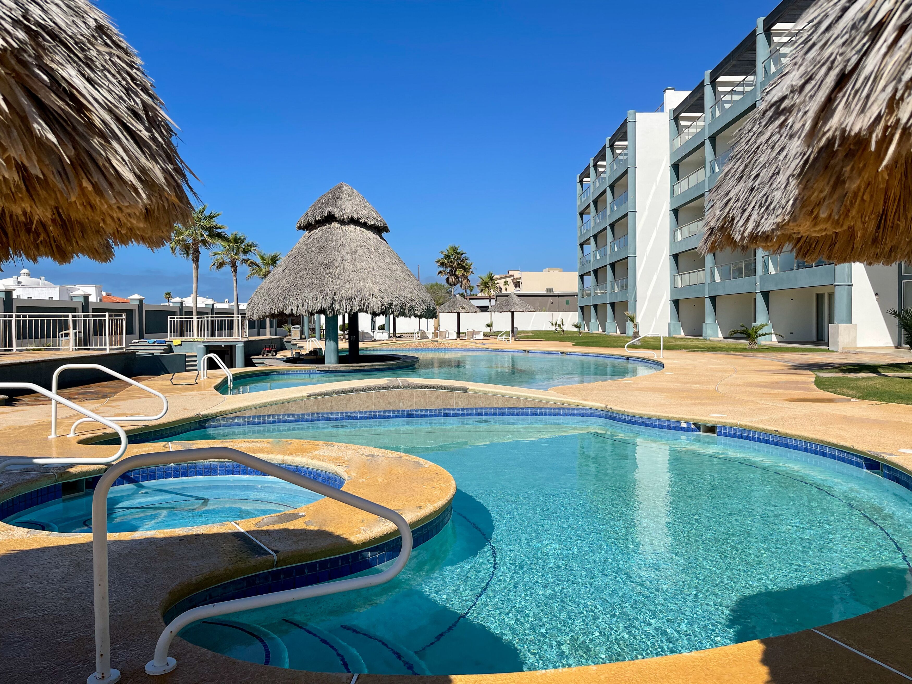 2 bedrooms, Egyptian cotton sheets, premium bedding, iron/ironing board