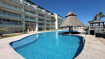 Linda Vista 302 | Exterior