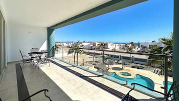 Linda Vista 309 | 2 bedrooms, Egyptian cotton sheets, premium bedding, iron/ironing board