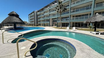 Linda Vista 302 | Exterior