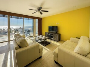 Linda Vista 512 | 2 bedrooms, Egyptian cotton sheets, premium bedding, iron/ironing board - Modern Linda Vista Condos (Puerto Peñasco)