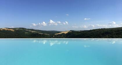 Beautiful private villa for 8 guests with WIFI, private pool, TV and panoramic view