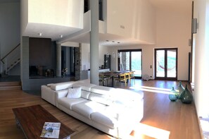 TV, fireplace, DVD player, stereo