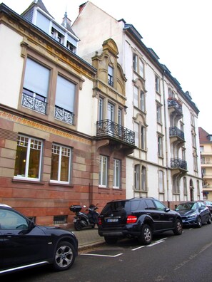 Exterior - CityCosy Strasbourg - Studio Hirtz Orangerie, CityCosy-Strasbourg : Studio Residence Hirtz (Strasbourg)