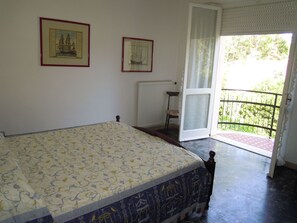 4 chambres, fer et planche à repasser, Internet gratuit