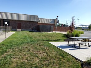 Terrace/patio - Klopfenstein Inn and Suites (Fort Wayne)
