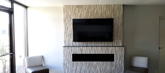 Klopfenstein Inn and Suites