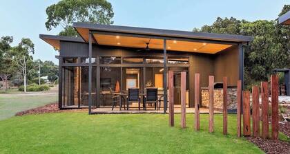 Artisan Gunyulgup—Luxe Lakeside Wellness Hideaway