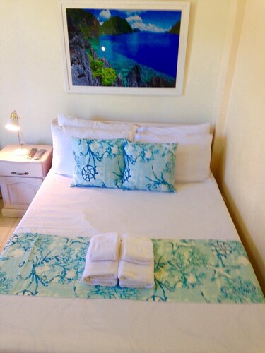 Modern Studio In Taytay  With Fast WiFi