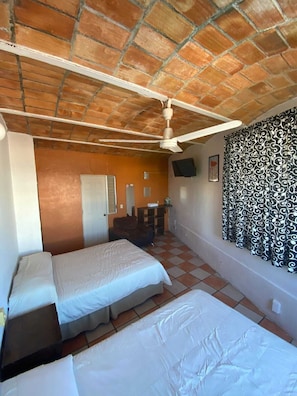 Comfort Quadruple Room | Iron/ironing board, free WiFi, bed sheets