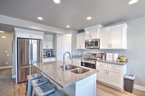 278 - Bear Lake Escapes. The perfect family get-away!