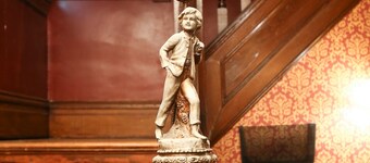 Large, kid friendly, private home on a brick street, 10 mins from downtown