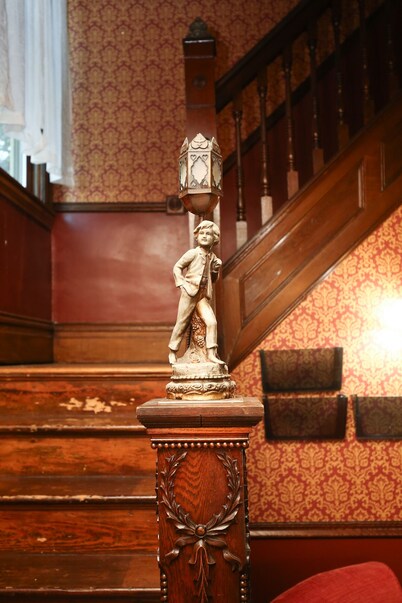 Large, kid friendly, private home on a brick street, 10 mins from downtown