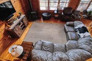 Téléviseur connecté, foyer, jeux vidéo, lecteur de DVD