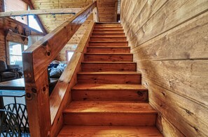 Interior - Serenity Mountain Chalet - Secluded property with beautiful view of the Smokies (Sevierville)