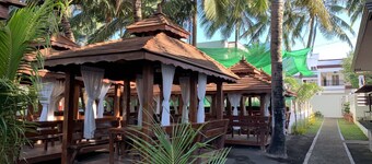 Villa MJ Maristela Beach Resort