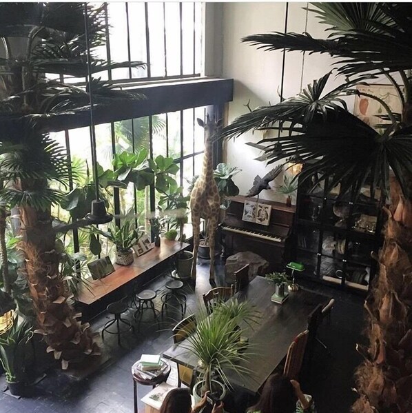 Dining - The Mustang Nero (Bangkok)