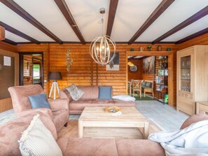 تلفزيون بشاشة مسطحة