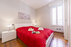 2 bedrooms, iron/ironing board, free WiFi, bed sheets - Appartamento Il Golfo Lake View, Laveno Mombello, Italy (Laveno Mombello)