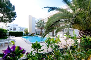 Pool - Apartment “Drac Blanc 1-3” with Sea View, Balcony, Garden & Air Conditioning (Cala Ratjada)