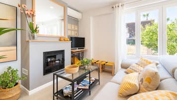 TV, fireplace, stereo