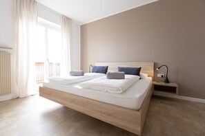 1 bedroom, free WiFi, bed sheets - Lovingly Furnished Apartment with Balcony and Stunning City Views at Residence Margreth (Marling)
