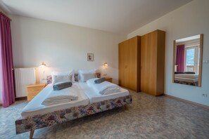 Room - Lovingly Furnished Apartment with Balcony and Stunning City Views at Residence Margreth (Marling)