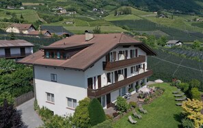 Exterior - Charming Apartment with Balcony and Stunning Mountain Views at Residence Margreth (Marling)