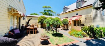 Gowrie Guest House - Where hospitality meets the sea!