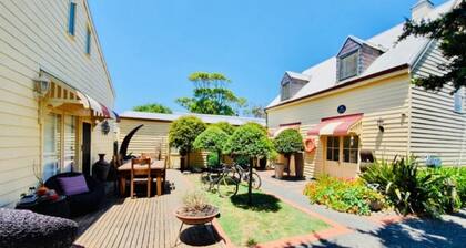 Gowrie Guest House - Where hospitality meets the sea!