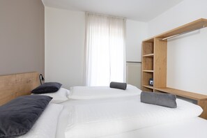 1 bedroom, free WiFi, bed sheets