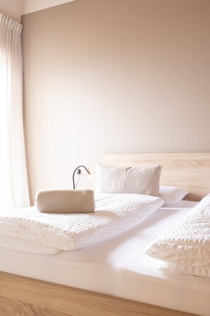 1 quarto, Wi-Fi de cortesia, roupa de cama
