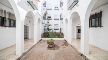 Enceinte de lâhĂ©bergement