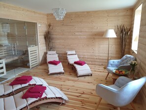 Sauna - Vacation home for 20 people, fireplace, sauna, 10 rooms, 10 bathrooms, very large, distant view (Altenberg)