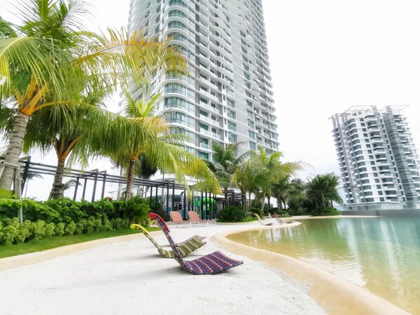 Poolside bar - The M Macrolink Hijauan Medini (Iskandar Puteri)