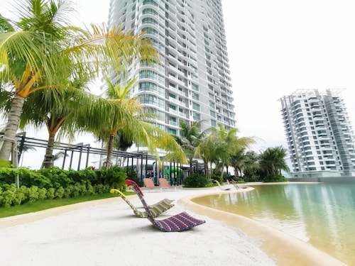 The M Macrolink Hijauan Medini