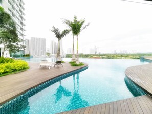 2 outdoor pools - The M Macrolink Hijauan Medini (Iskandar Puteri)