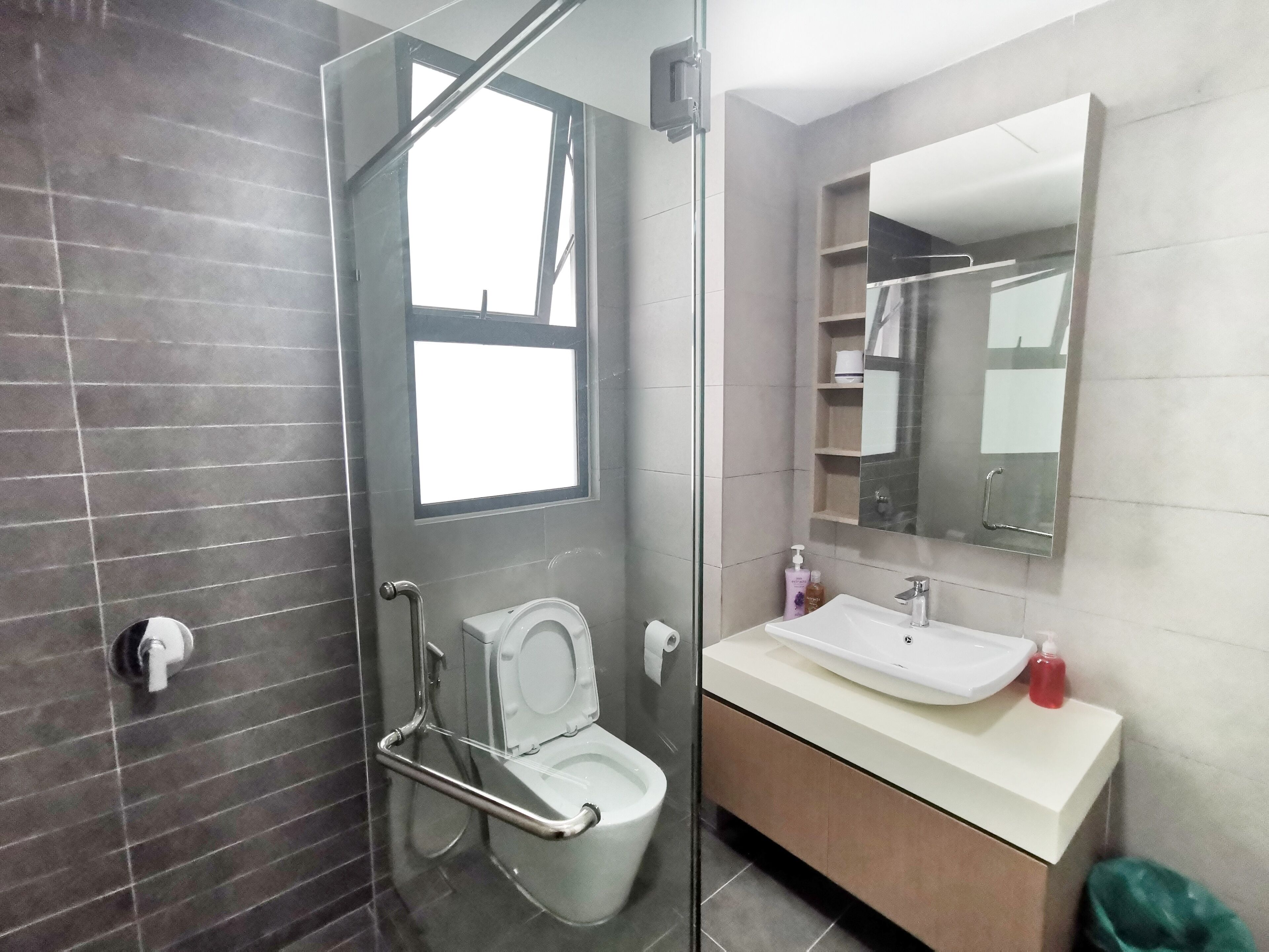 Apartment, 2 Bedrooms | Bathroom | Shower, hair dryer, slippers, bidet