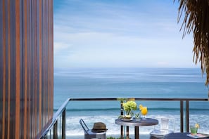 Outdoor dining - Studio Room with Nice View in Kuta Beach (Kuta)